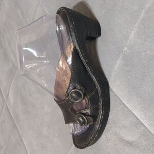 BOC Born Concept Sandals hells black leather size 7